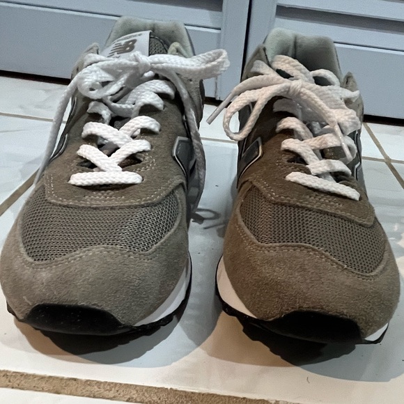 New Balance 574 Sneakers. - Picture 7 of 11